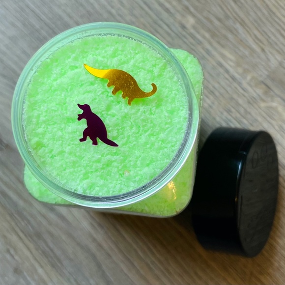 Rawr Means I Love You In Dinosaur Bubbling Bath Salts - Picture 2 of 4